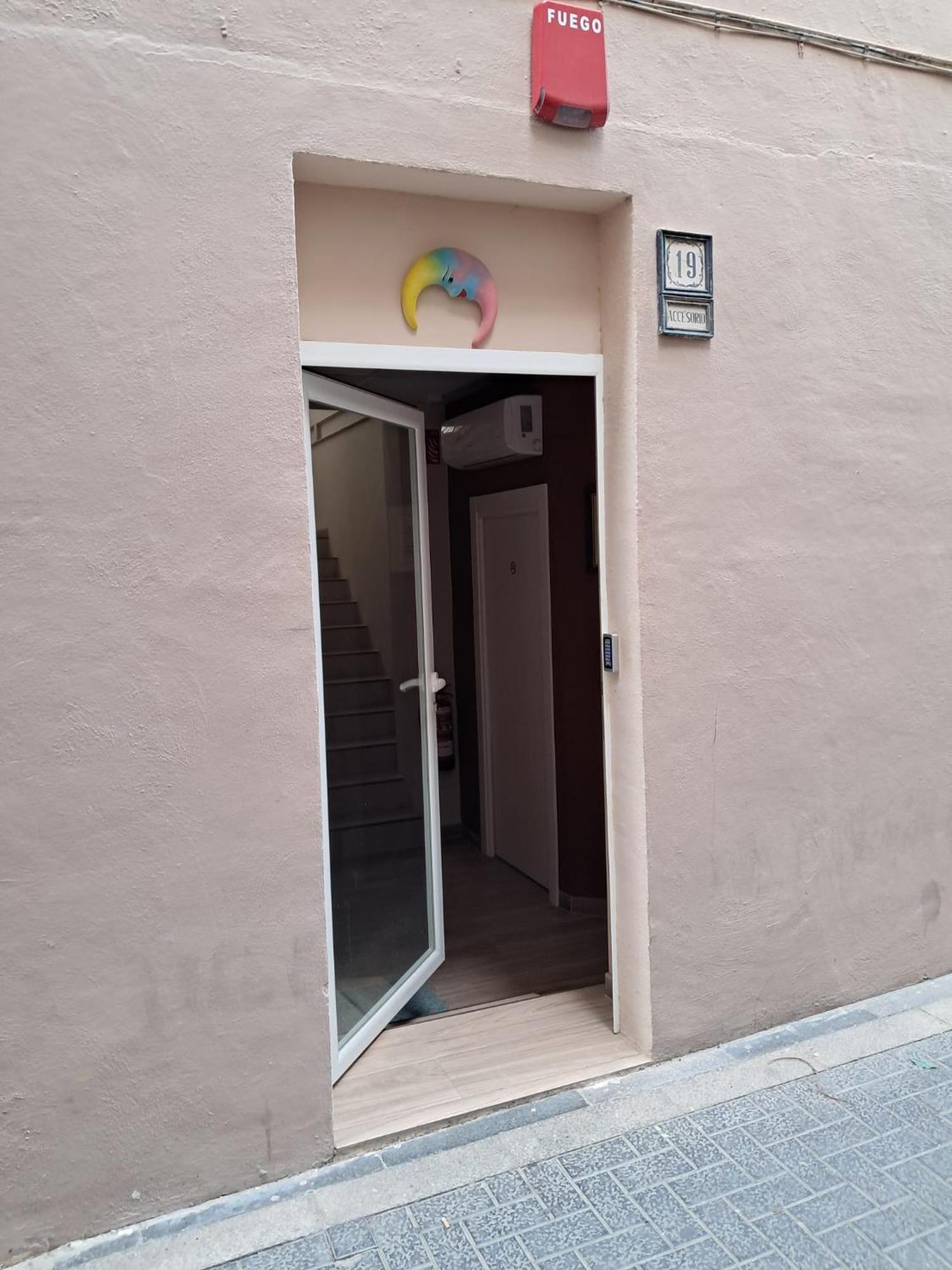 Apartamentos Pelicano Benidorm Exteriör bild